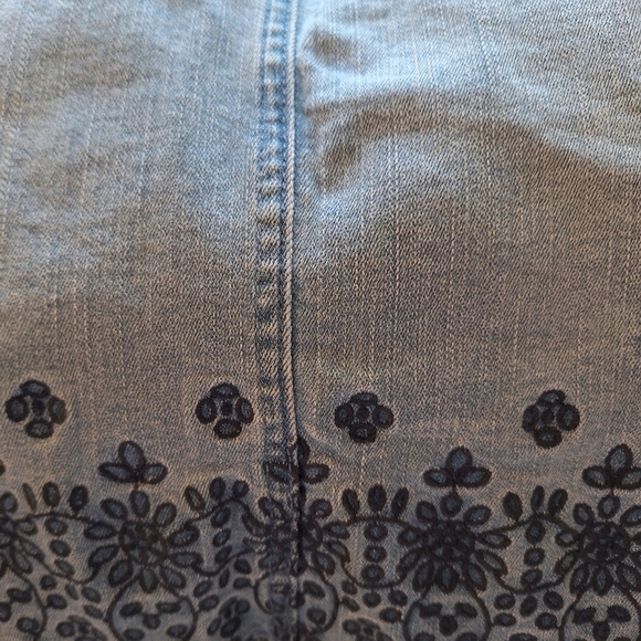 Talbots Petite Sz6 Denim Jeans Skirt Hem Detail. 5 Pocket Adorable - Picture 2 of 8